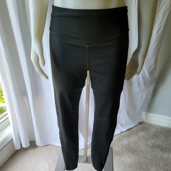 GapFit Blackout Technology Black Leggings Size M - Picture 3 of 7
